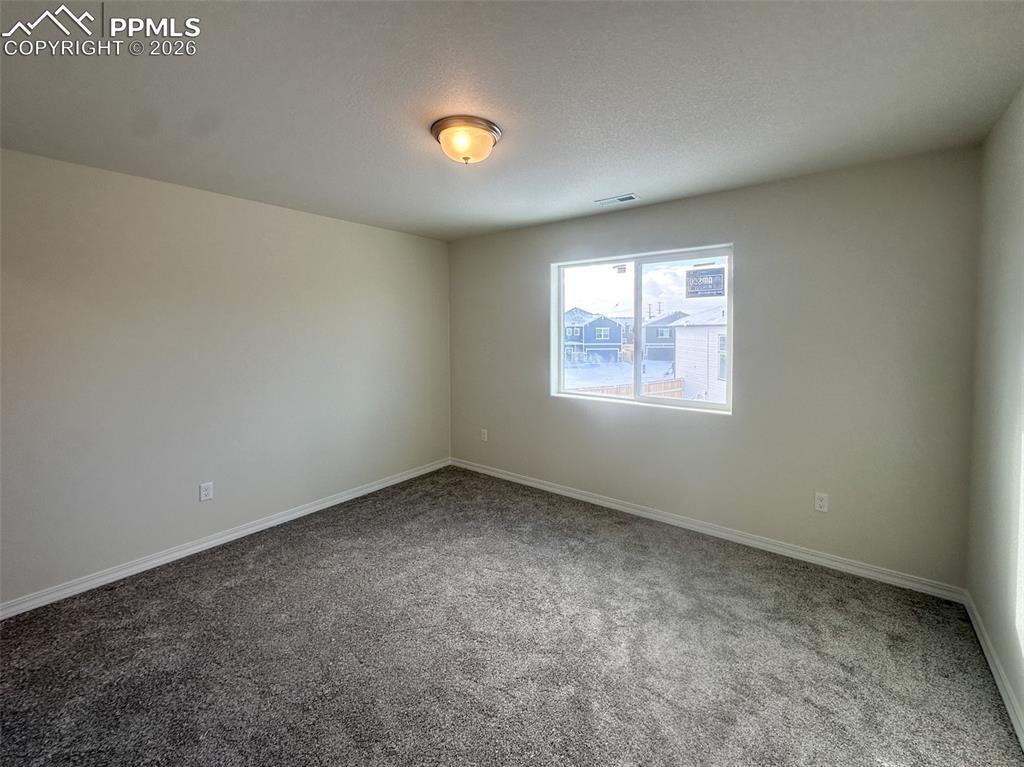 Image 24 of 29: Bedroom