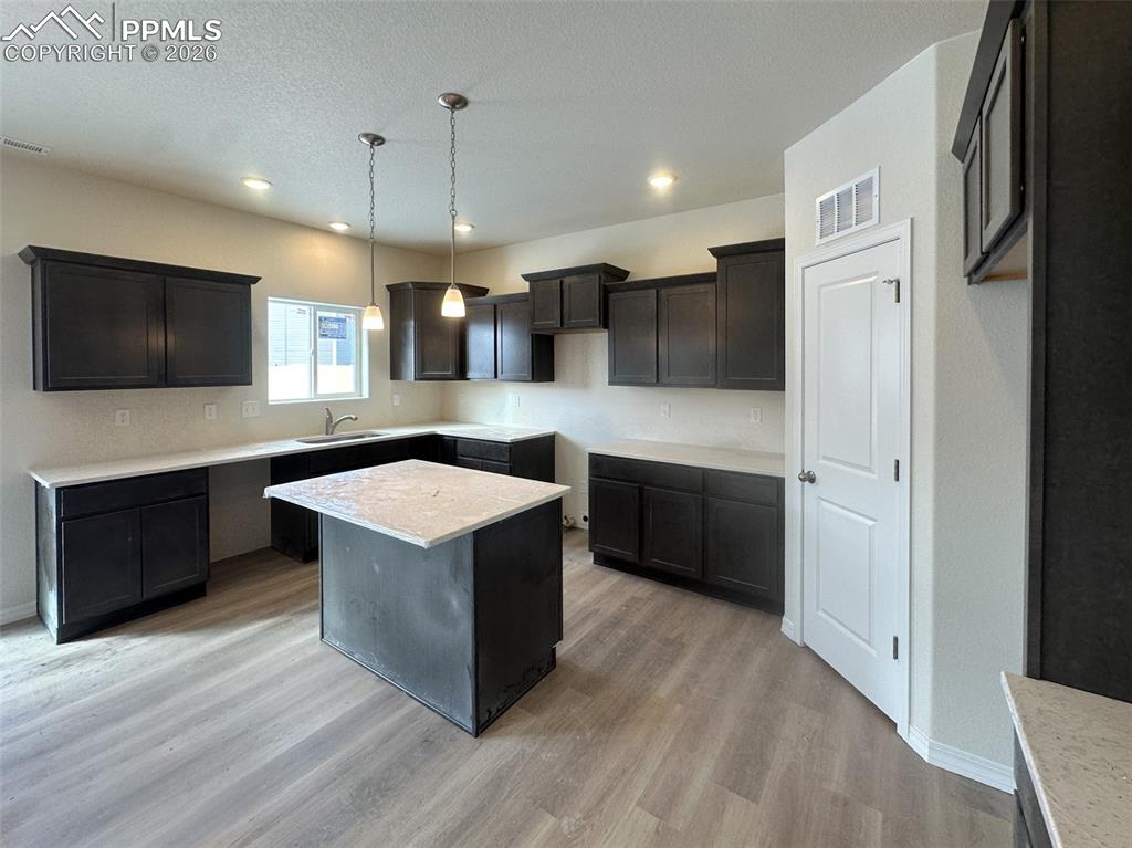 Image 4 of 29: Kitchen