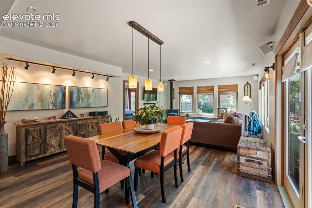 Image 16 of 38: Main house Dining Area