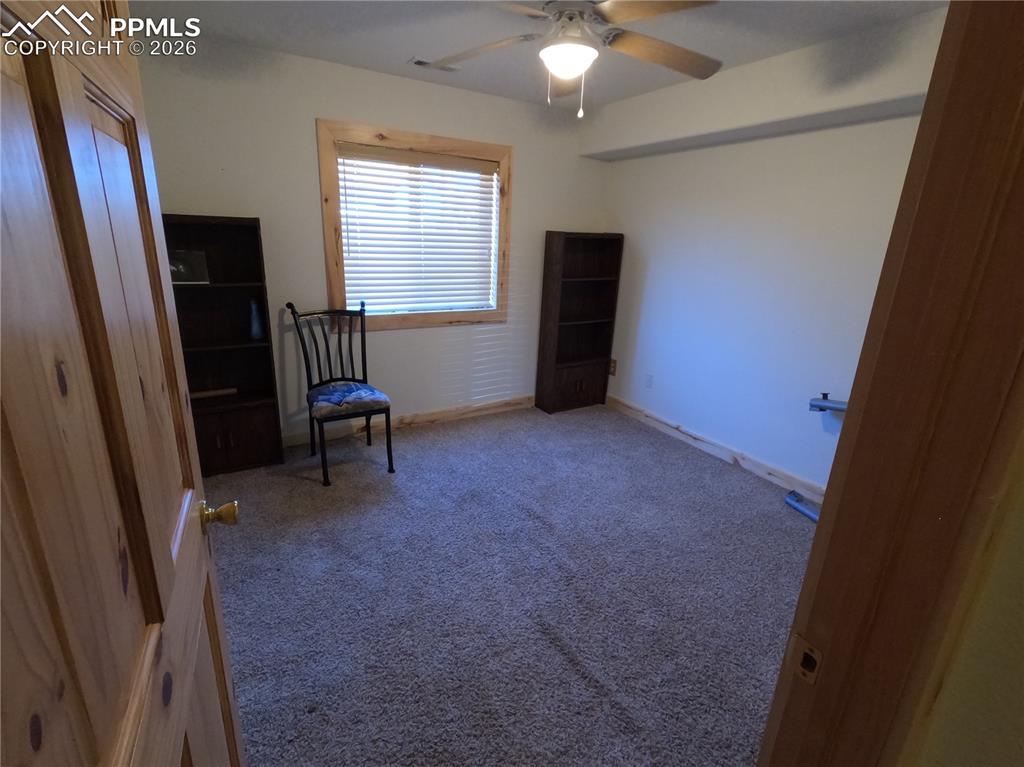 Image 16 of 21: Sitting Room