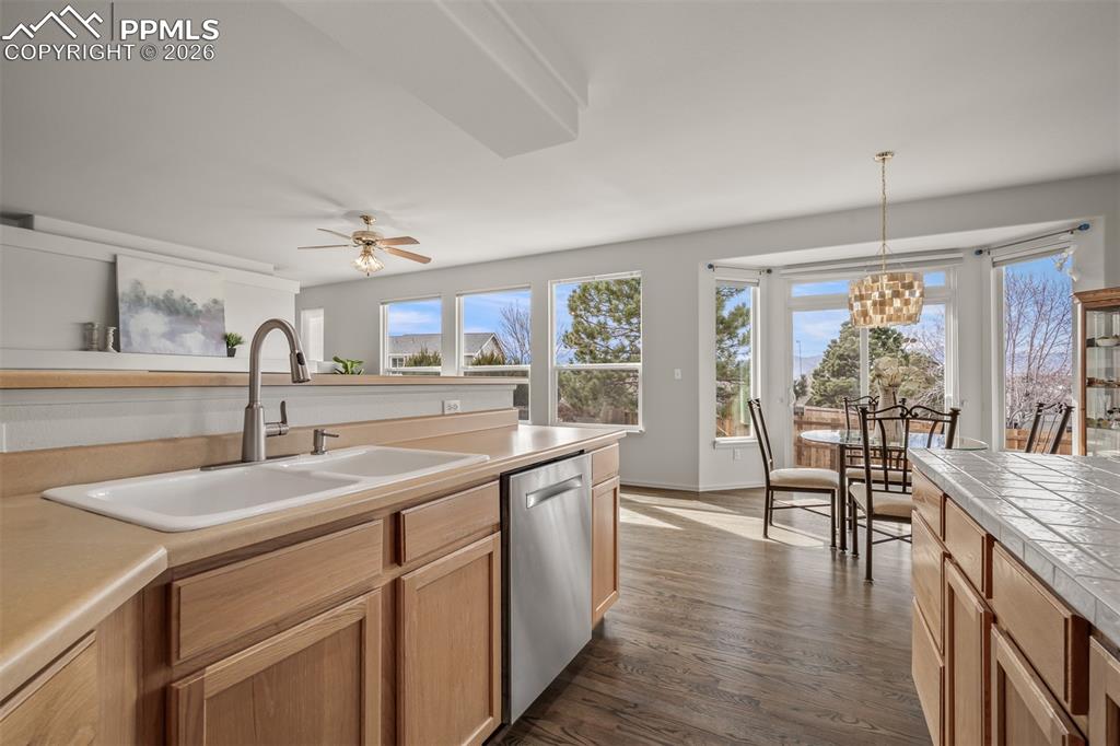 Image 13 of 48: Kitchen