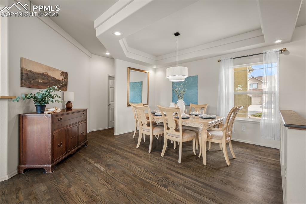 Image 17 of 48: Dining Area