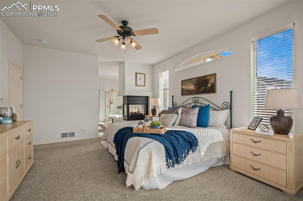 Image 22 of 48: Bedroom