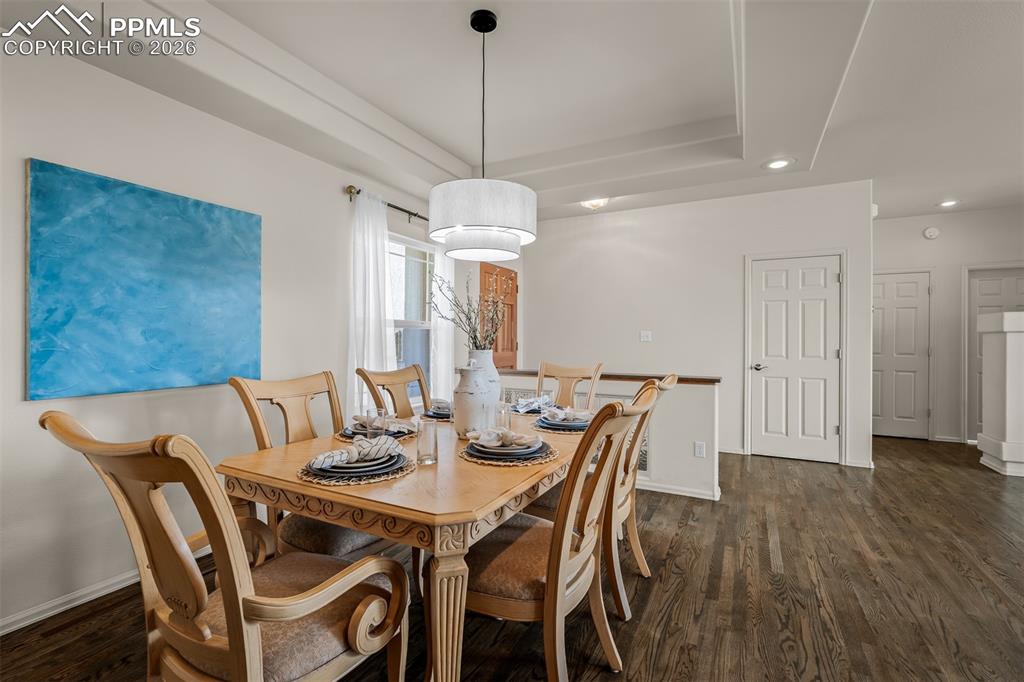 Image 9 of 48: Dining Area