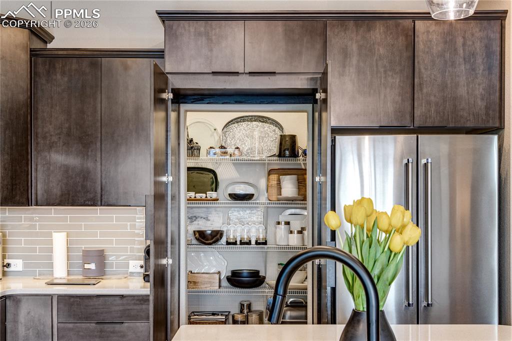 Image 16 of 50: Pantry