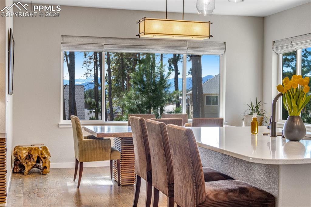 Image 18 of 50: Dining Area