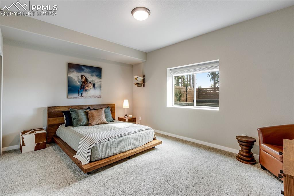 Image 36 of 50: Bedroom