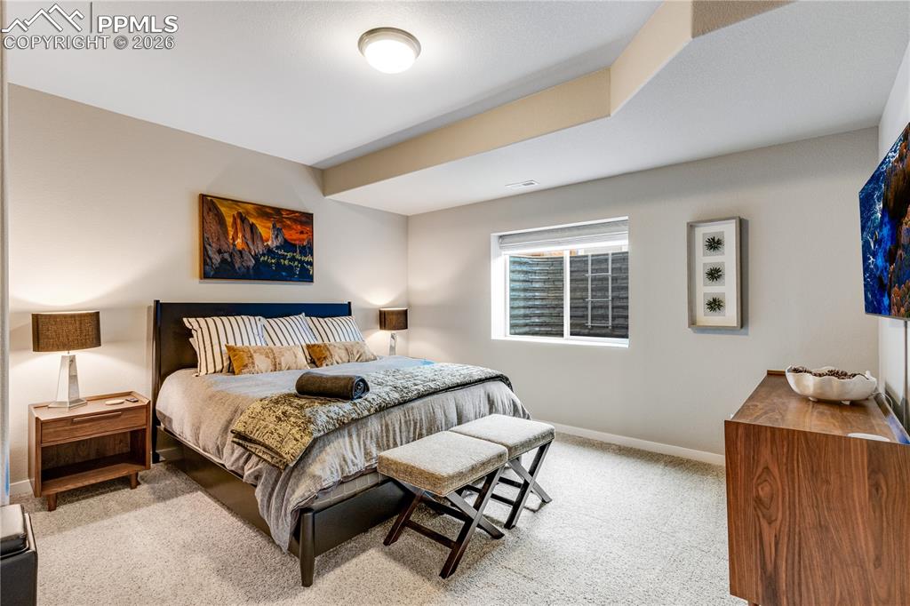 Image 38 of 50: Bedroom