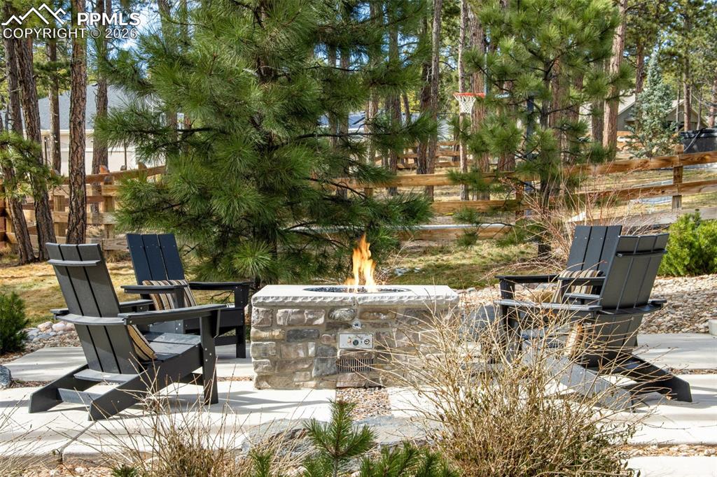 Image 43 of 50: Patio