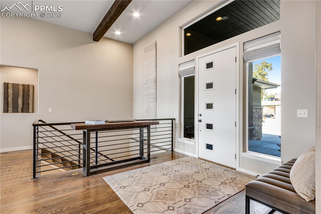 Image 7 of 50: Entry