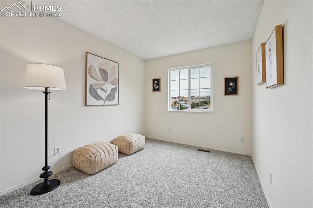 Image 27 of 34: Sitting Room