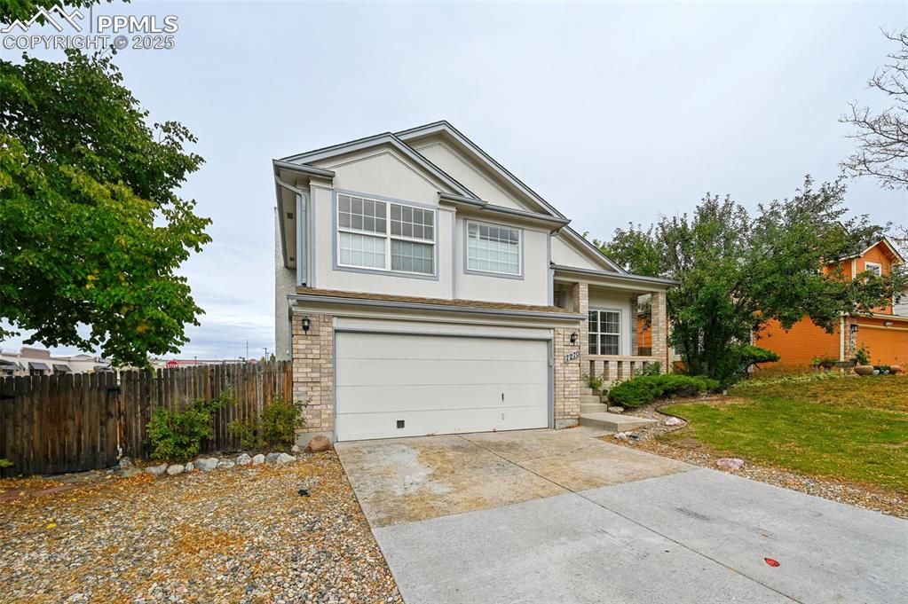 Image 3 of 34: Front of Structure