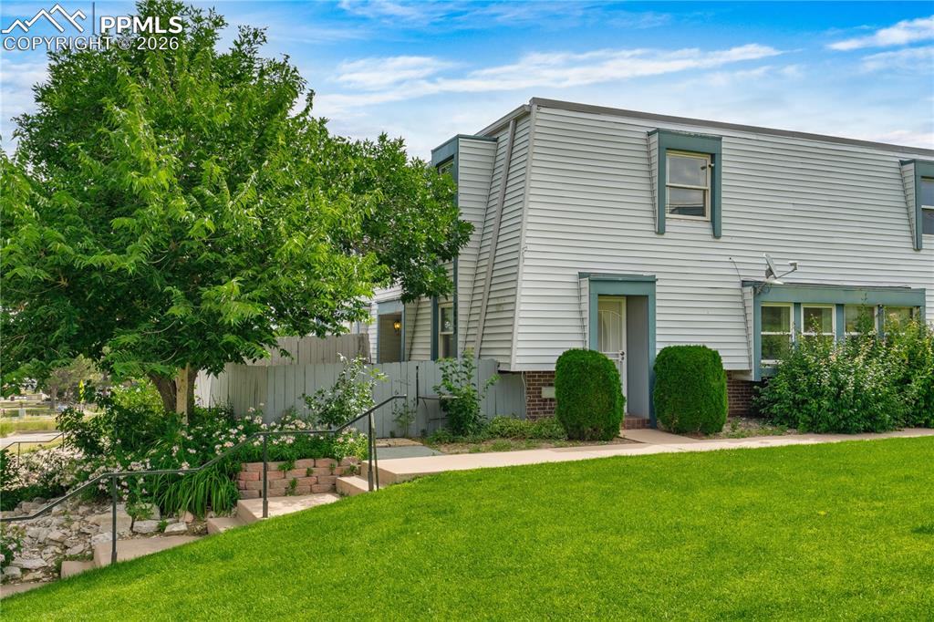 Image 27 of 28: Front of Structure