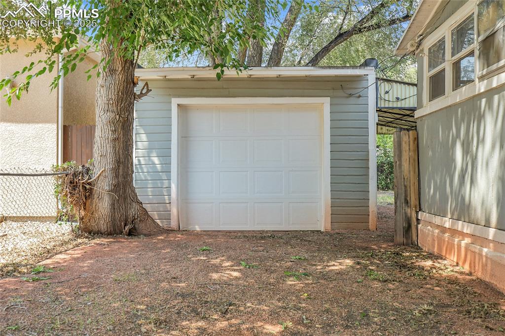 Image 25 of 29: View of garage