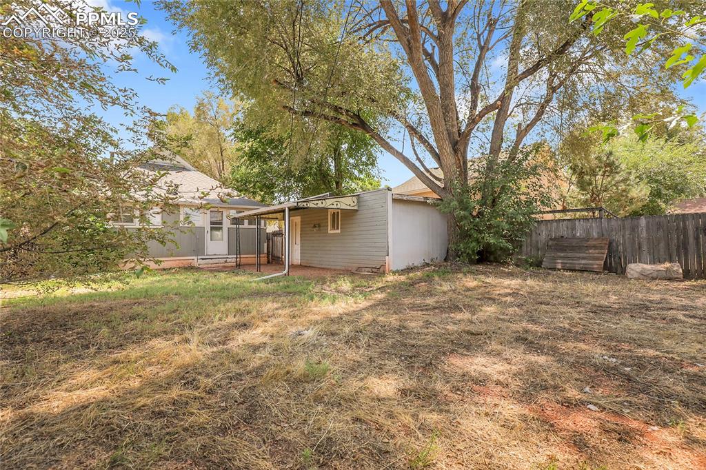 Image 27 of 29: View of yard
