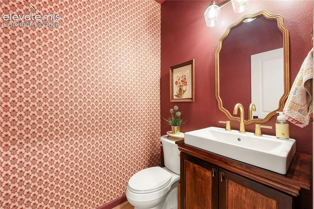 Image 10 of 23: Bathroom