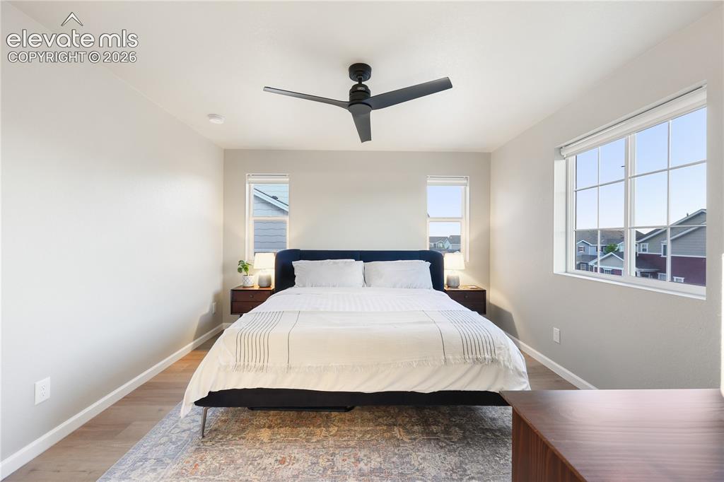 Image 14 of 23: Bedroom