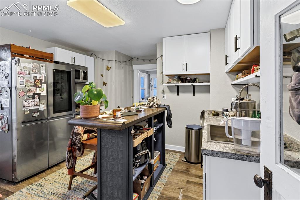 Image 26 of 50: Kitchen