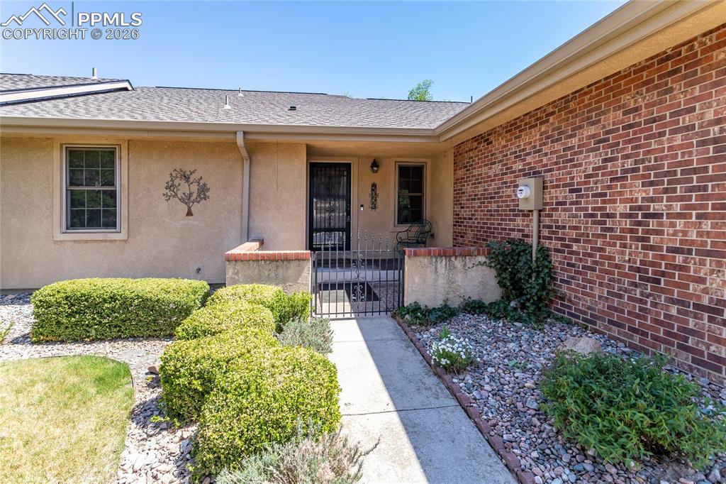 Image 3 of 49: Entry