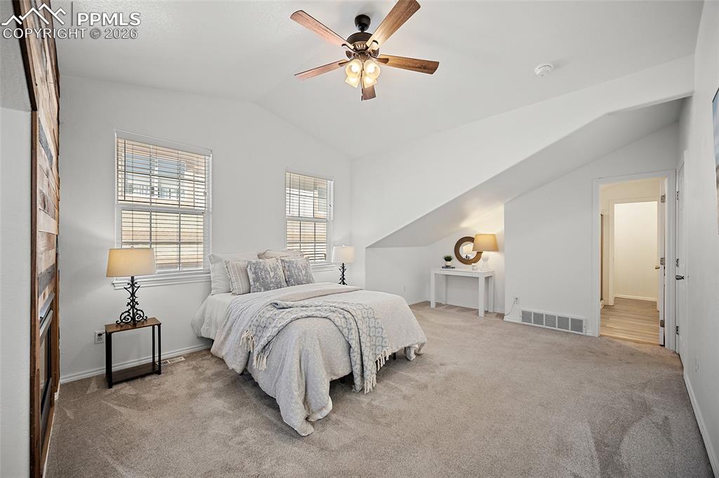 Image 12 of 22: Bedroom