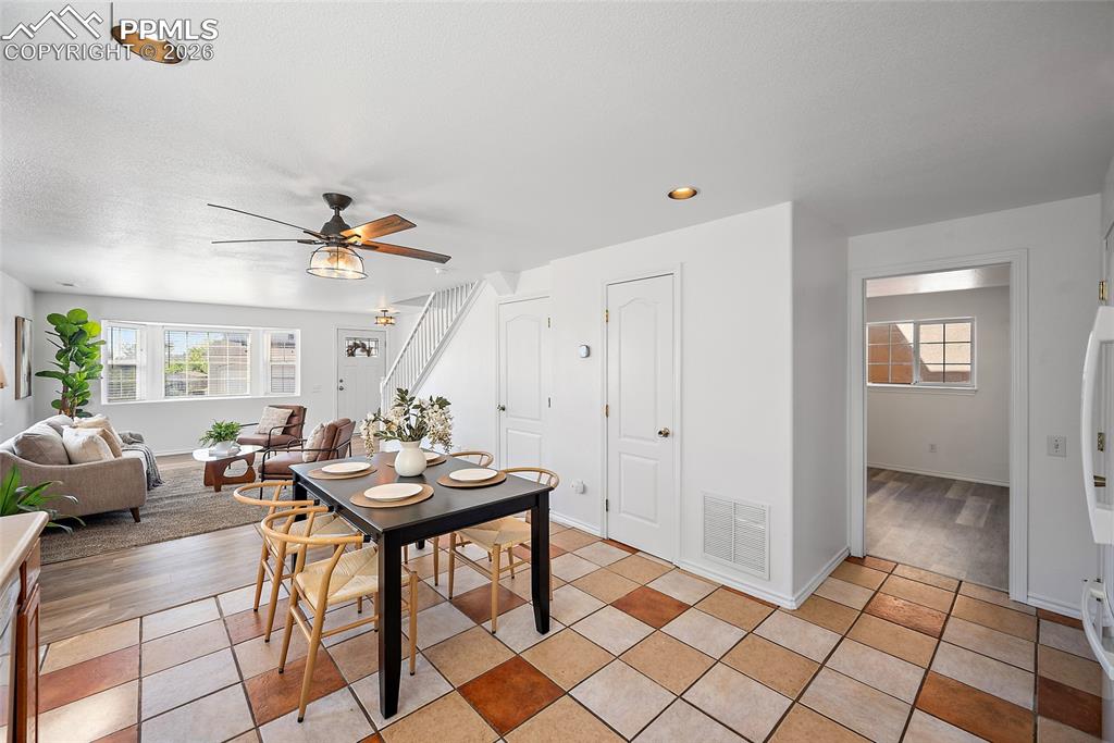Image 8 of 22: Dining Area
