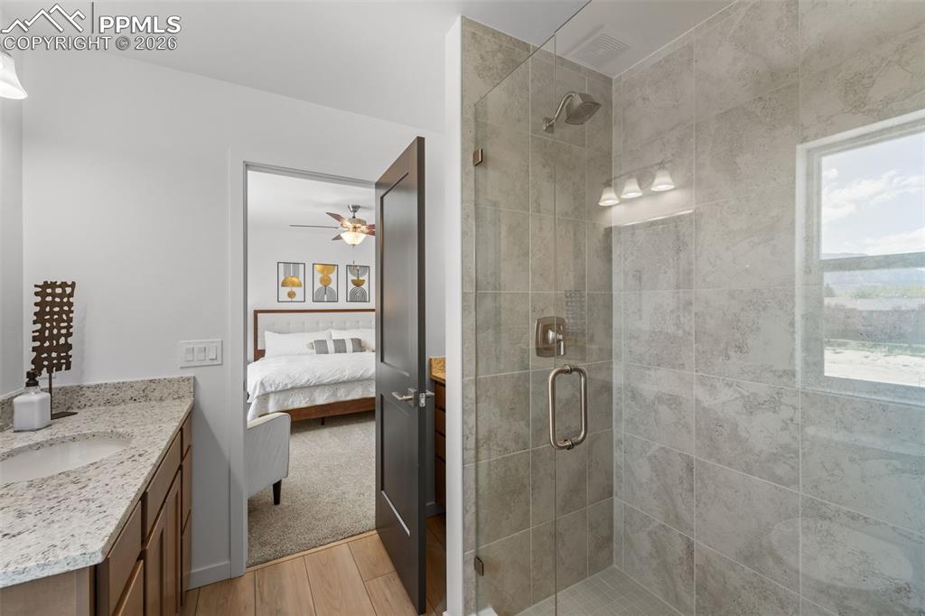 Image 15 of 26: Bathroom