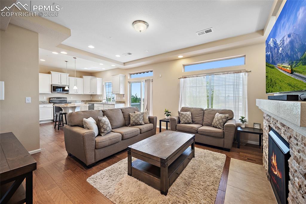 Image 6 of 40: Living Room