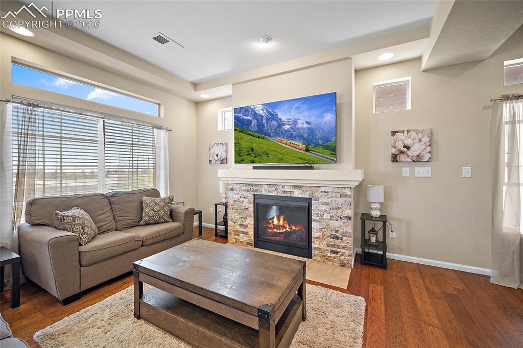 Image 7 of 40: Living Room