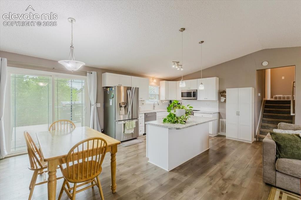 Image 11 of 49: Kitchen