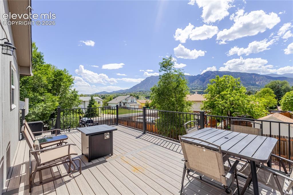 Image 37 of 49: Upper deck w/ views!