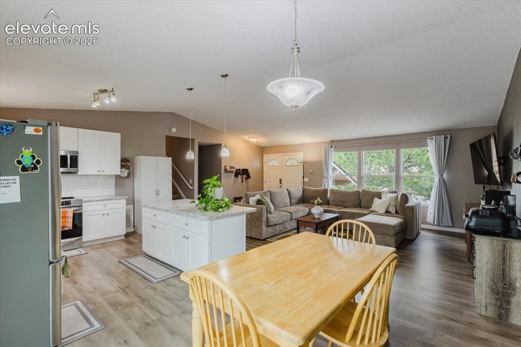 Image 9 of 49: Dining Area