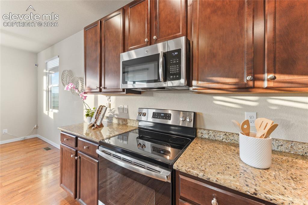 Image 12 of 47: Kitchen