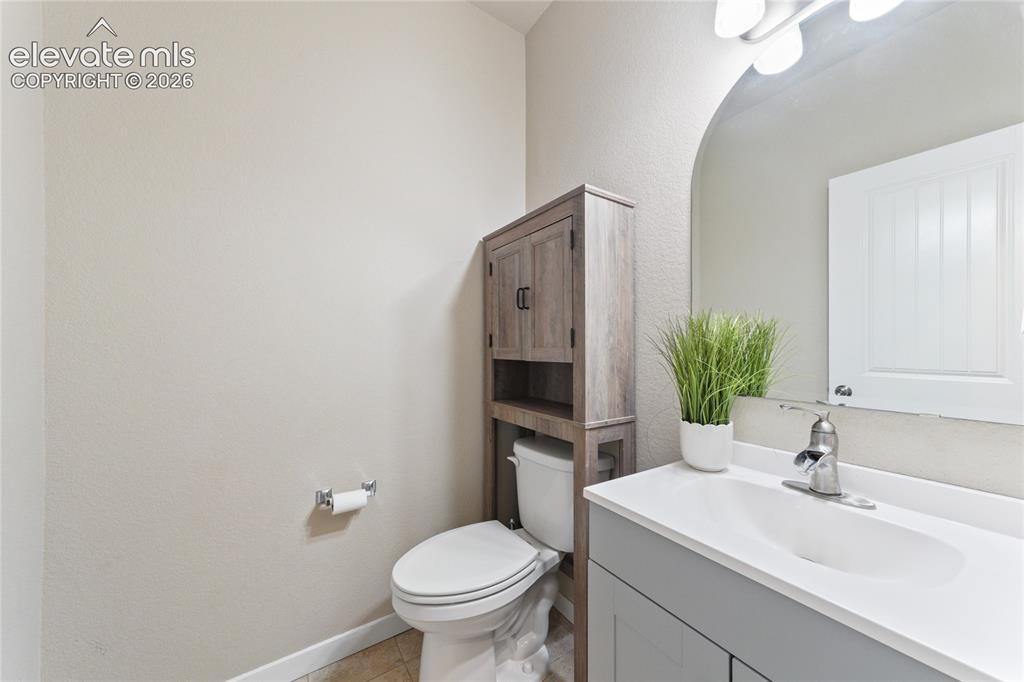 Image 17 of 47: Bathroom
