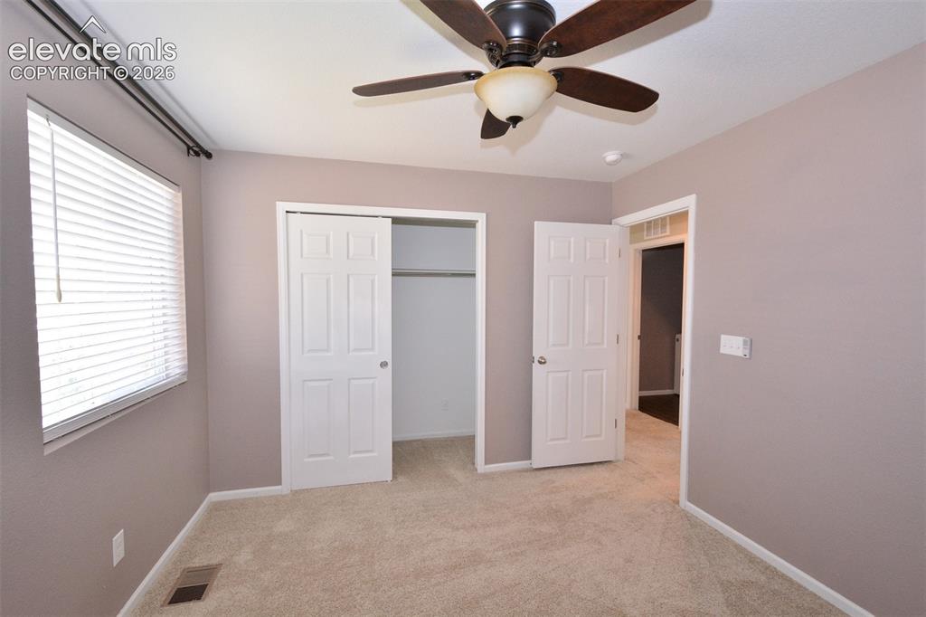 Image 14 of 20: Bedroom