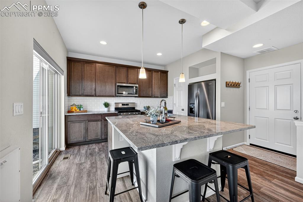 Image 8 of 32: HUGE ISLAND