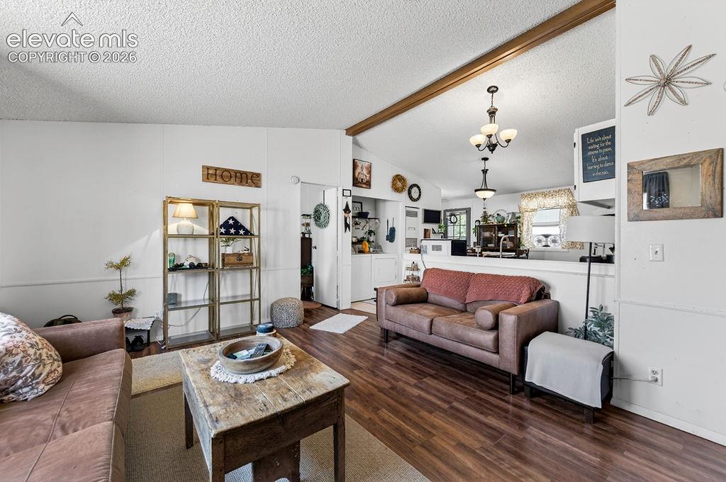 Image 10 of 50: Living Room