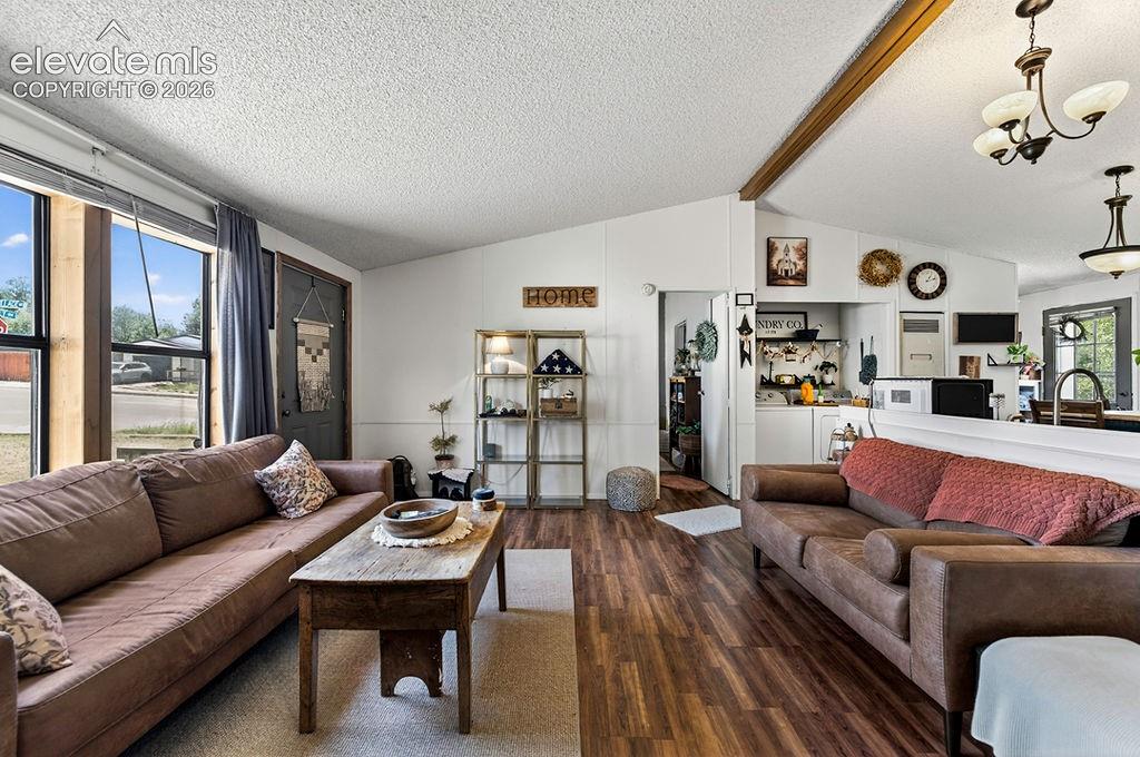 Image 9 of 50: Living Room