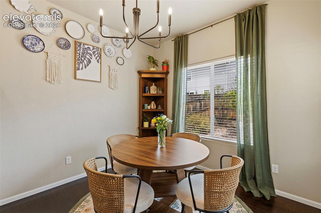 Image 6 of 27: Dining Area