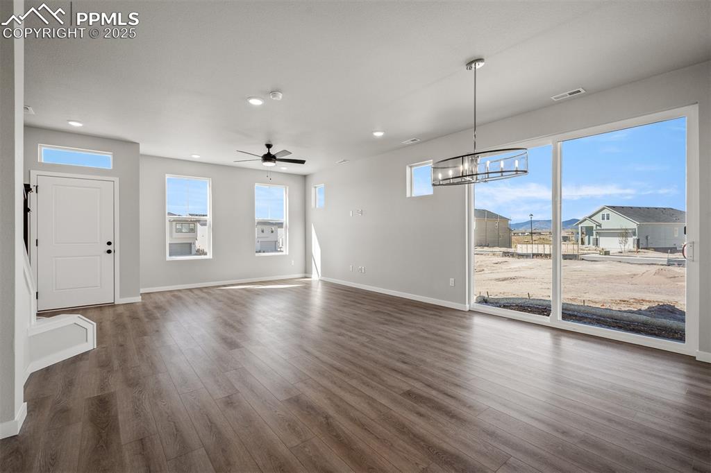 Image 11 of 31: Living Room