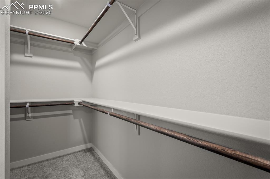 Image 20 of 31: Closet