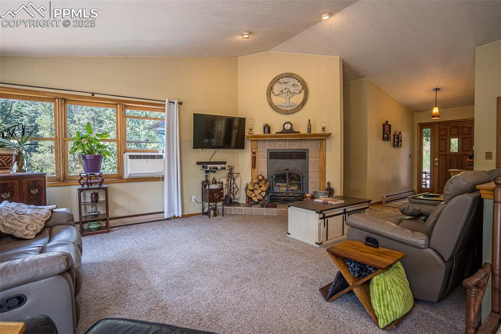 Image 10 of 32: Living Room