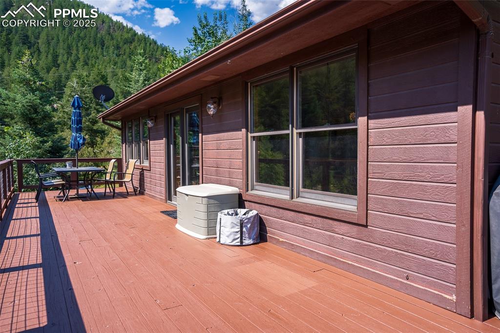 Image 13 of 32: Deck