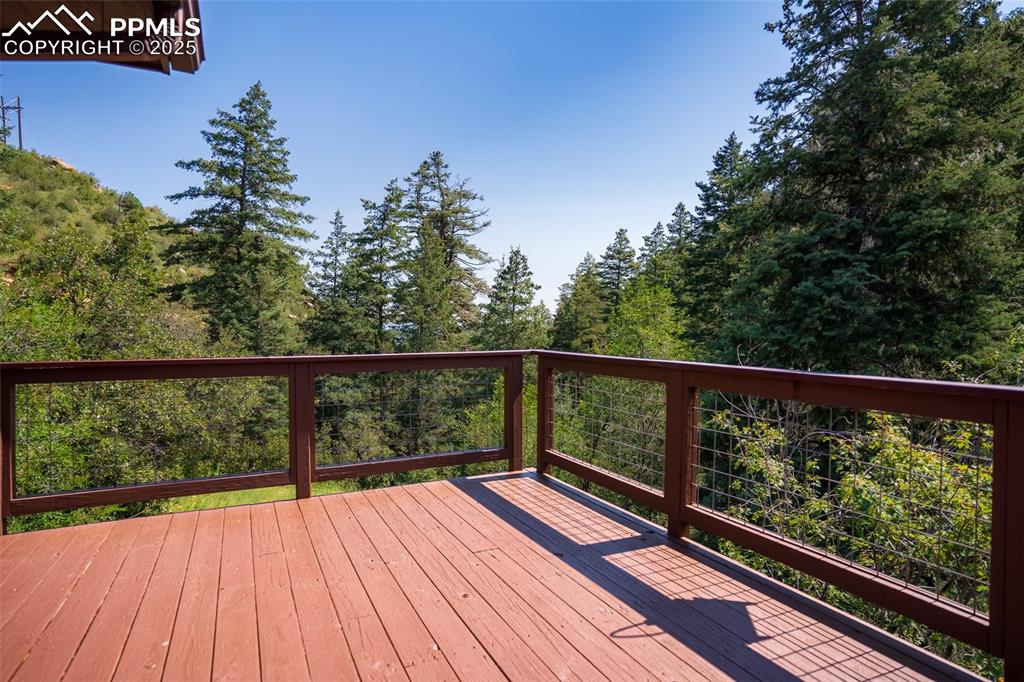 Image 14 of 32: Deck