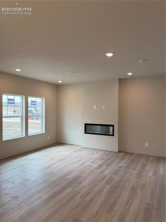 Image 5 of 12: Living Room