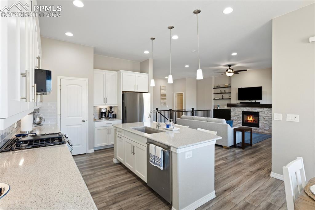 Image 12 of 45: Kitchen