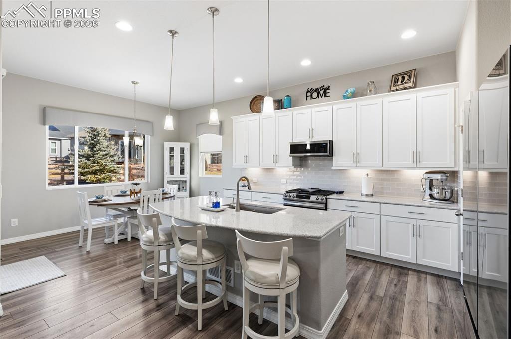 Image 13 of 45: Kitchen