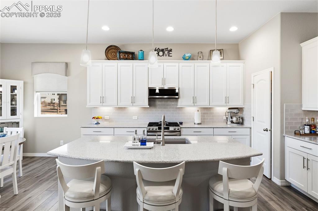 Image 14 of 45: Kitchen