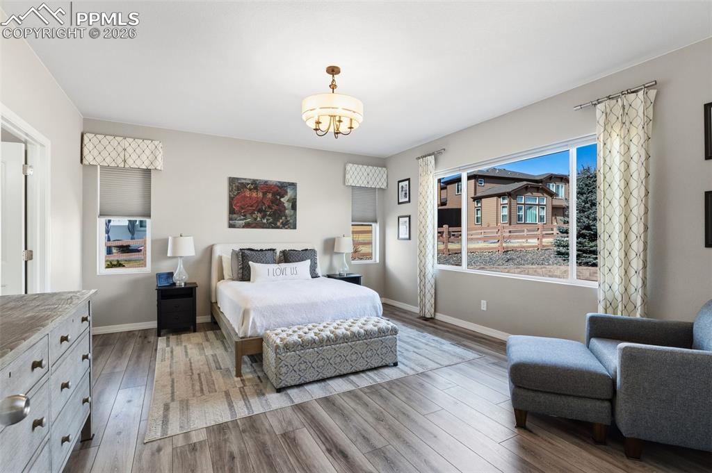 Image 17 of 45: Bedroom