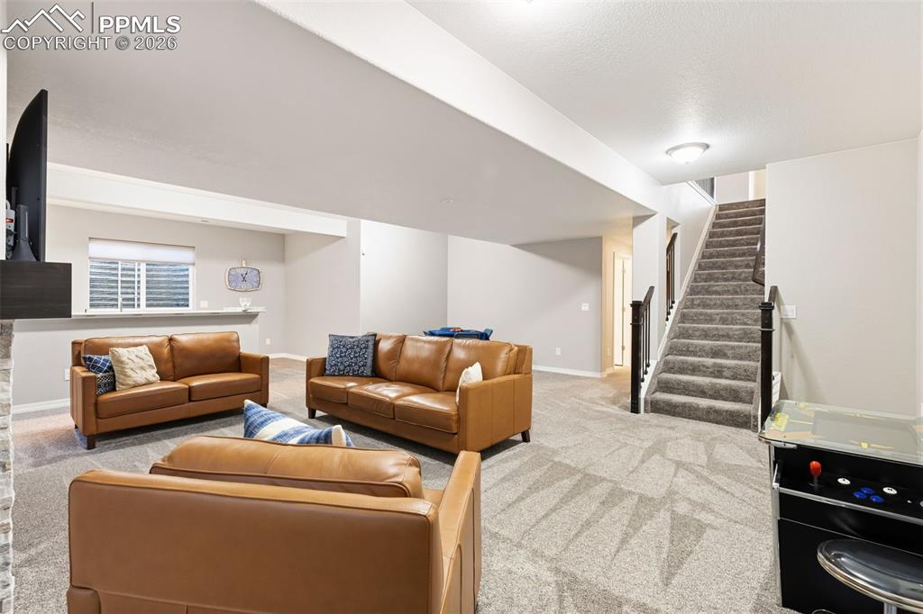 Image 26 of 45: Living Room