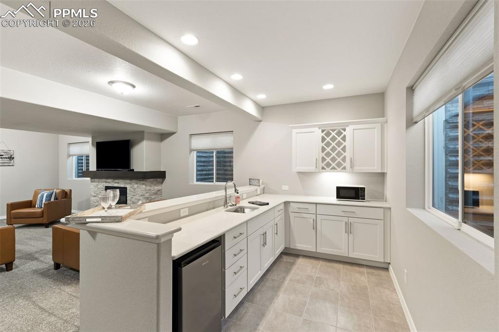 Image 31 of 45: Kitchen